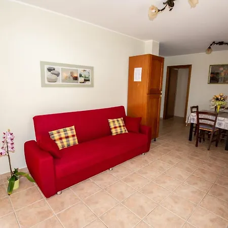 Apartment Flora House *